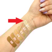 Corretivo liquido matte Nouf resistente água suor cor 1