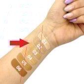 Corretivo liquido matte Nouf resistente água suor cor 3